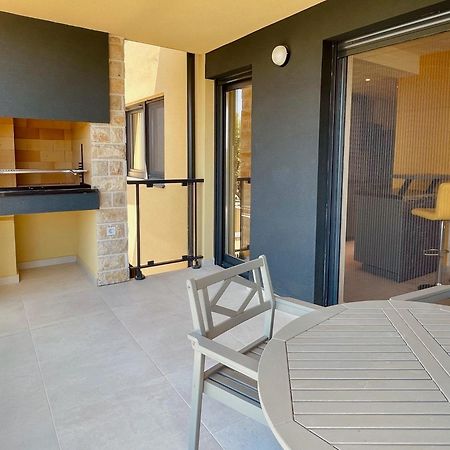 Ferienwohnung Mit Beheiztem Pool, 60 M Vom Strand 마슬레니차 외부 사진