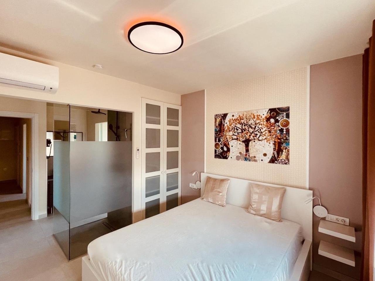 Ferienwohnung Mit Beheiztem Pool, 60 M Vom Strand 마슬레니차 외부 사진