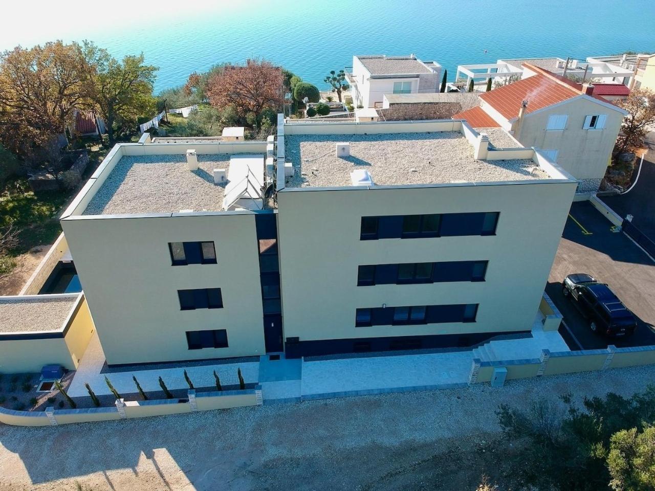Ferienwohnung Mit Beheiztem Pool, 60 M Vom Strand 마슬레니차 외부 사진