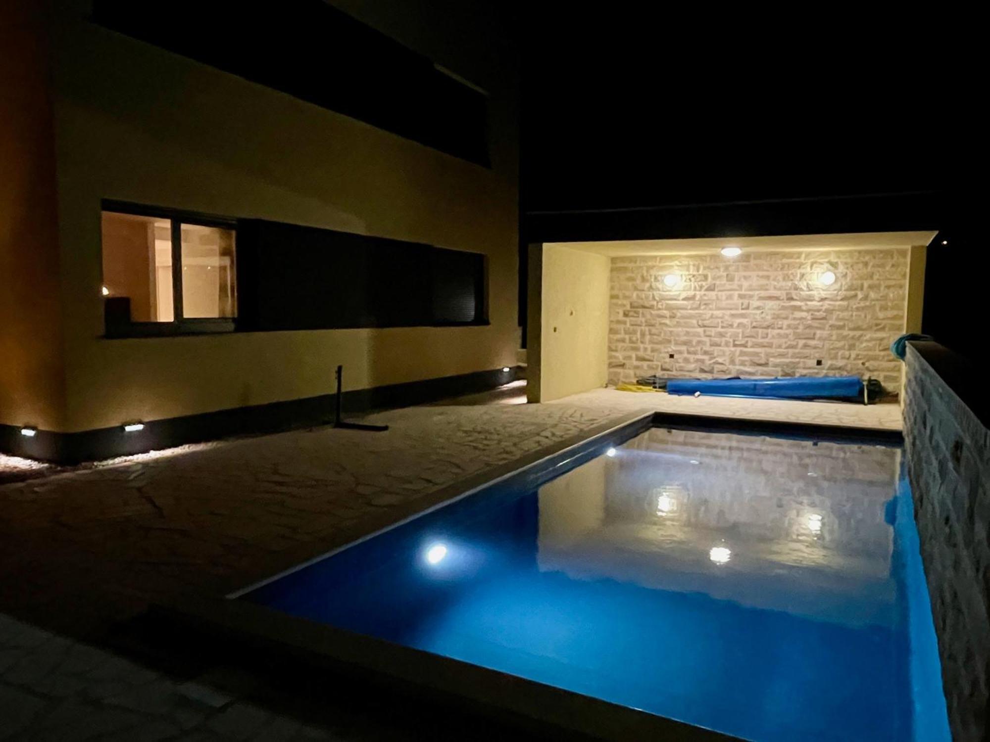 Ferienwohnung Mit Beheiztem Pool, 60 M Vom Strand 마슬레니차 외부 사진