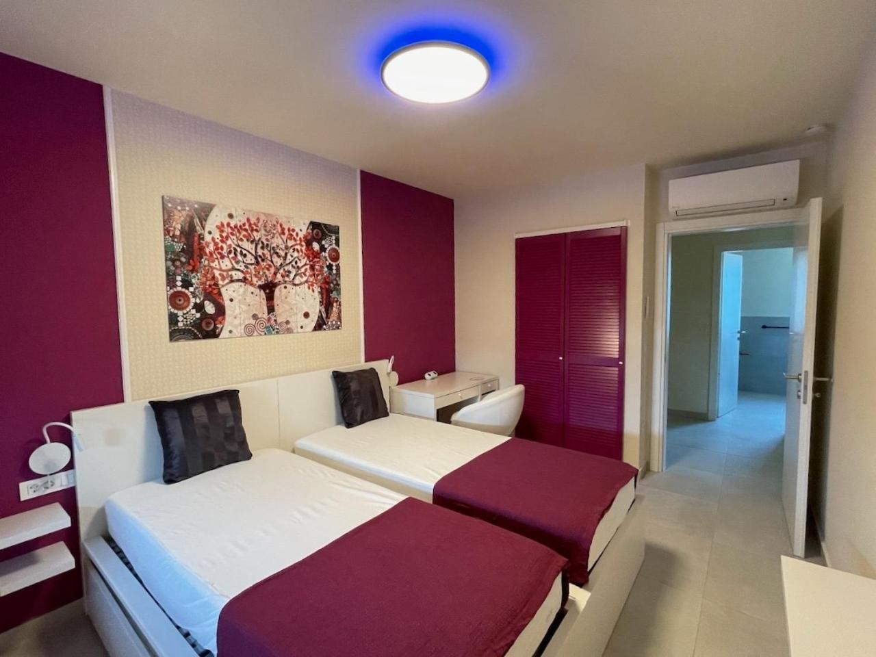 Ferienwohnung Mit Beheiztem Pool, 60 M Vom Strand 마슬레니차 외부 사진