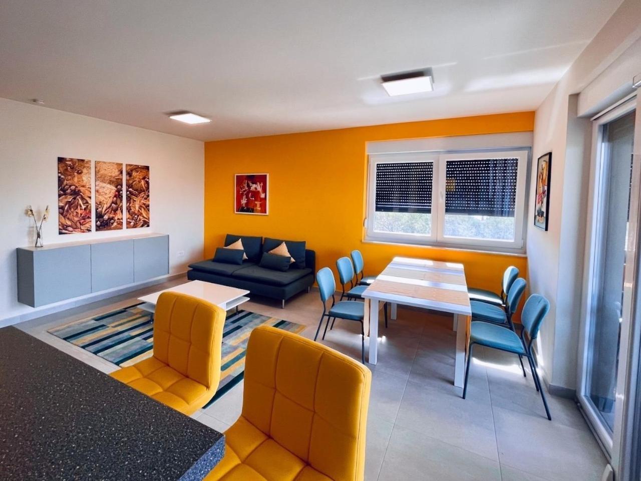 Ferienwohnung Mit Beheiztem Pool, 60 M Vom Strand 마슬레니차 외부 사진