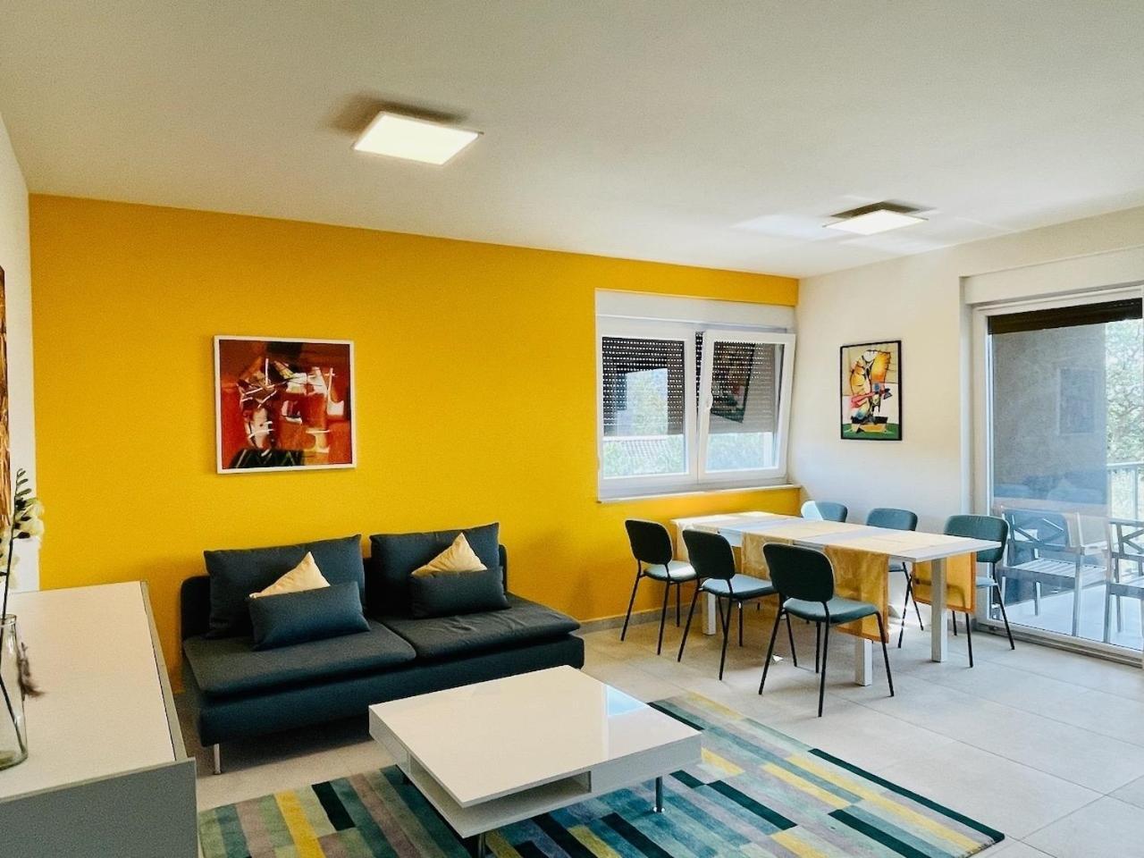Ferienwohnung Mit Beheiztem Pool, 60 M Vom Strand 마슬레니차 외부 사진